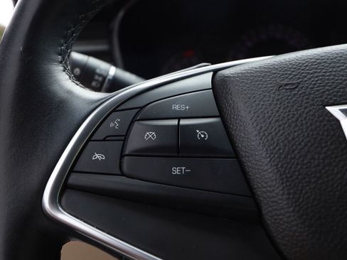 Used 2017 Cadillac XT5 Premium Luxury FWD image 11