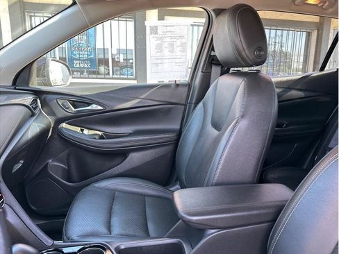 Used 2022 Buick Encore GX Essence w/ Experience Buick Package FWD image 18