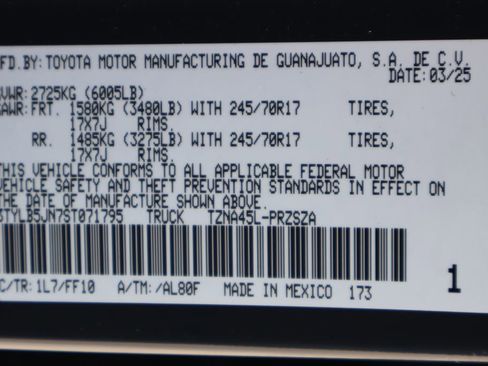 Used 2025 Toyota Tacoma SR5 AWD/4WD image 17