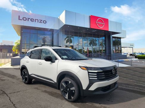 New 2026 Nissan Kicks SR image 3