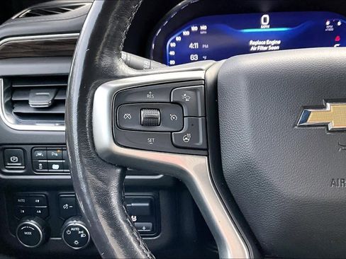 Used 2022 Chevrolet Suburban LT w/ Luxury Package image 21