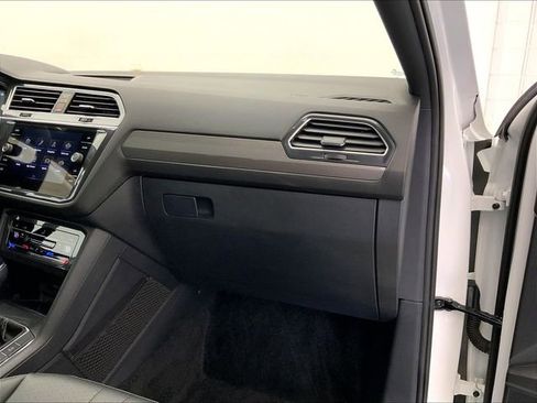 Certified 2023 Volkswagen Tiguan SE R-Line AWD/4WD image 21
