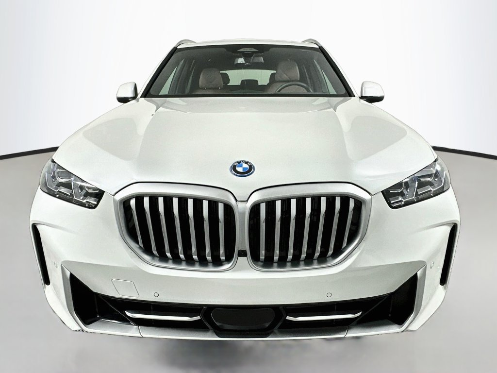 Used 2026 BMW X5 xDrive50e w/ Climate Comfort Package AWD/4WD image 2
