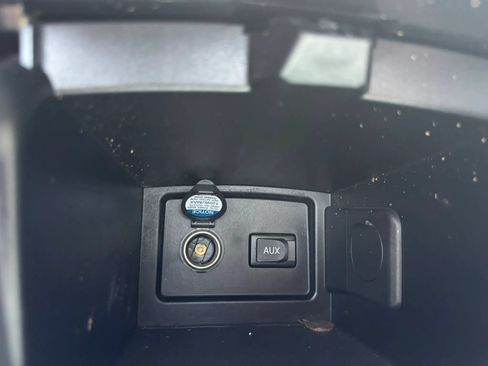 Used 2010 Toyota Camry LE FWD image 19