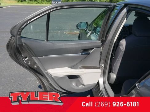 Used 2021 Toyota Camry LE FWD image 17