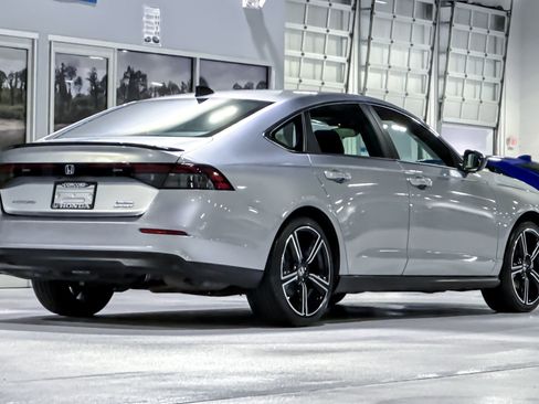 Used 2024 Honda Accord Sport image 8