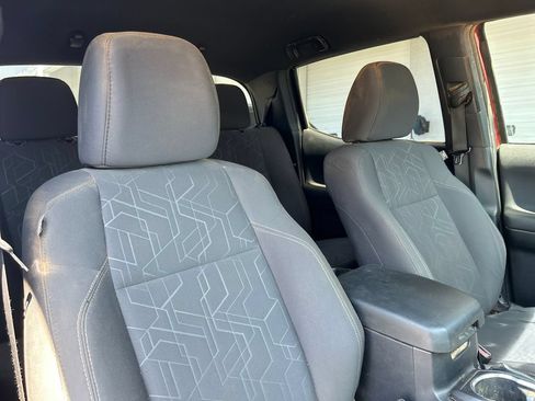 Used 2016 Toyota Tacoma TRD Off-Road w/ Towing Package RWD image 12