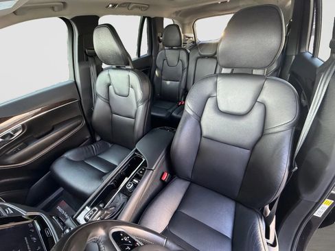 Used 2018 Volvo XC90 T5 Momentum w/ Convenience Package AWD/4WD image 13
