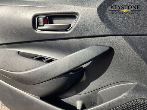 Used 2025 Toyota Corolla LE image 24