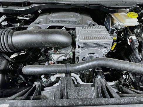 New 2026 RAM 1500 4x4 Crew Cab image 18