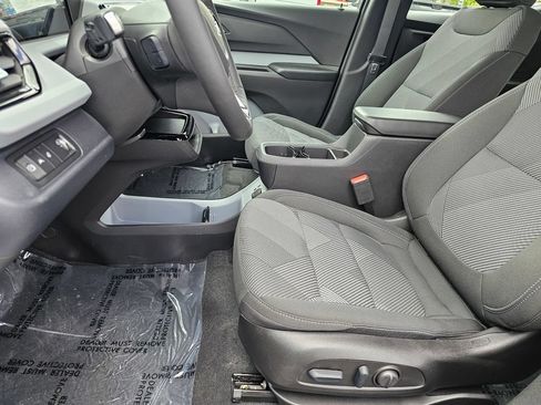 New 2027 Chevrolet Bolt LT w/ Comfort Package FWD image 17