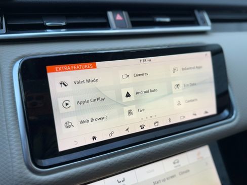 Used 2018 Land Rover Range Rover Velar R-Dynamic SE image 24