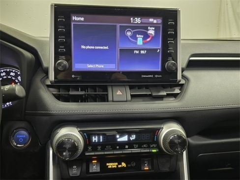 Used 2022 Toyota RAV4 XLE image 30