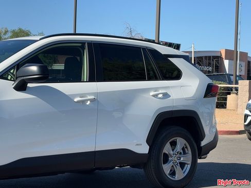 Certified 2025 Toyota RAV4 LE AWD/4WD image 9
