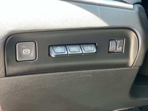 Used 2024 Buick Enclave Premium FWD image 35