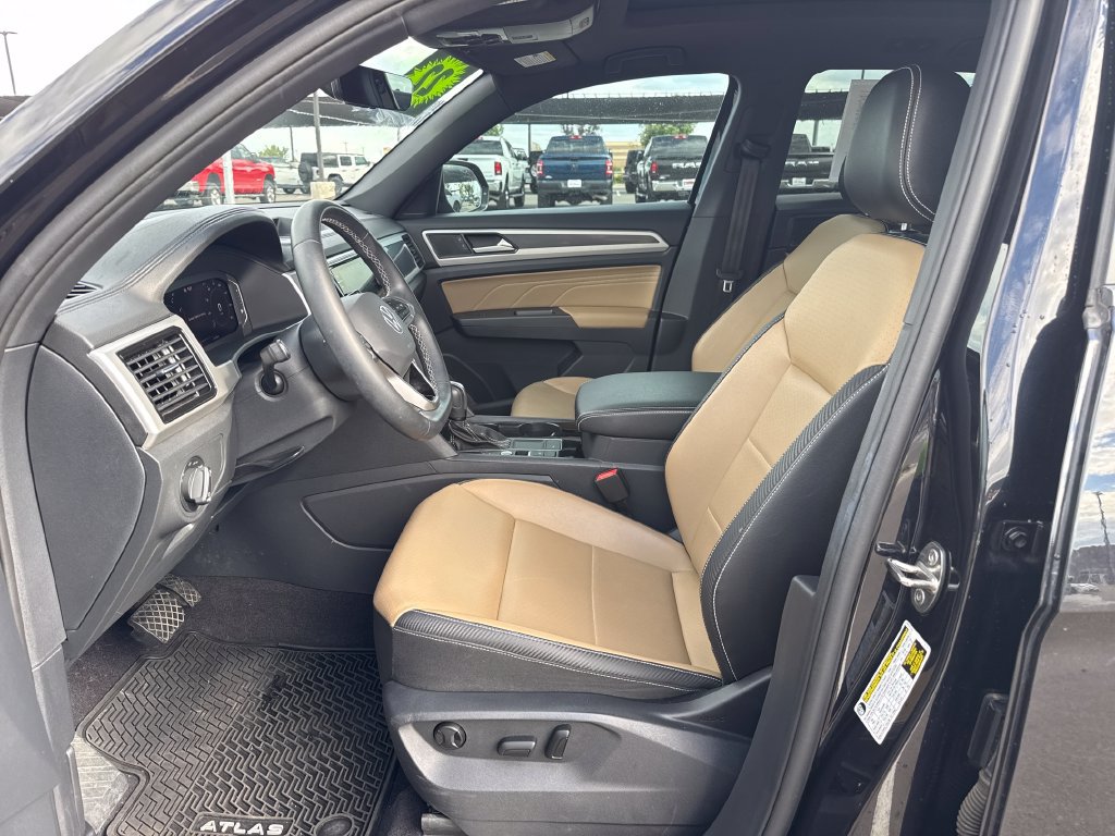 Used 2022 Volkswagen Atlas Cross Sport SE FWD image 22