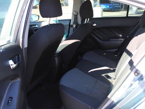 Used 2017 Kia Forte S w/ S Technology Package image 11