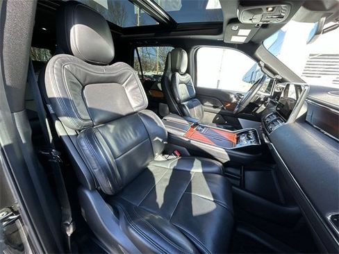 Used 2020 Lincoln Navigator L Reserve w/ Luxury Package image 26