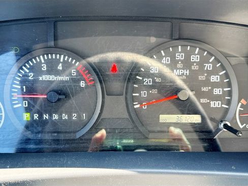 Used 2021 Isuzu NPR RWD image 12