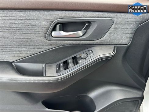 Used 2023 Nissan Rogue SV image 8