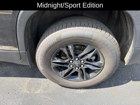 Used 2023 Chevrolet Traverse LT FWD image 15