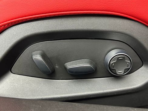 Used 2024 Chevrolet Corvette Stingray Premium Conv w/ Z51 Performance Package image 18