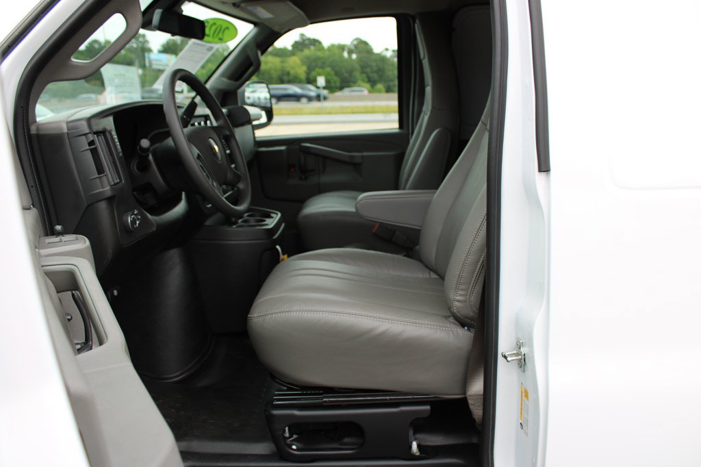 Used 2025 Chevrolet Express 3500 Extended w/ Driver Convenience Package RWD image 23