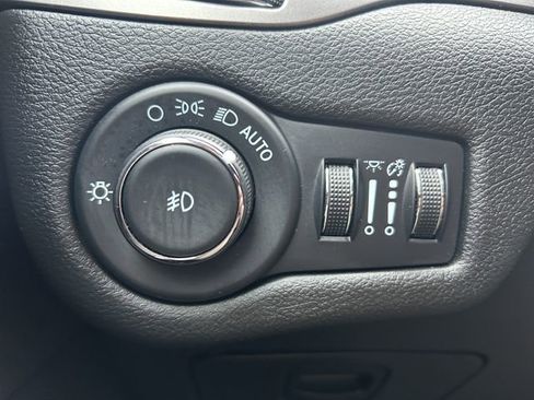 Used 2022 Jeep Cherokee Latitude Lux image 29