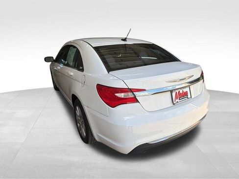 Used 2013 Chrysler 200 LX FWD image 3