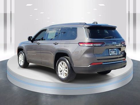 Used 2023 Jeep Grand Cherokee L Laredo image 4