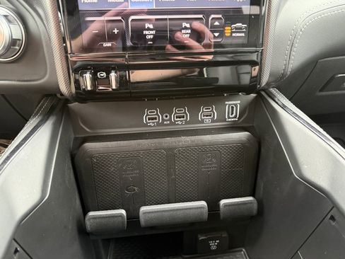 Used 2025 RAM 1500 Limited AWD/4WD image 31