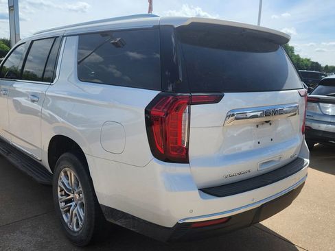 Used 2023 GMC Yukon XL SLT AWD/4WD image 6