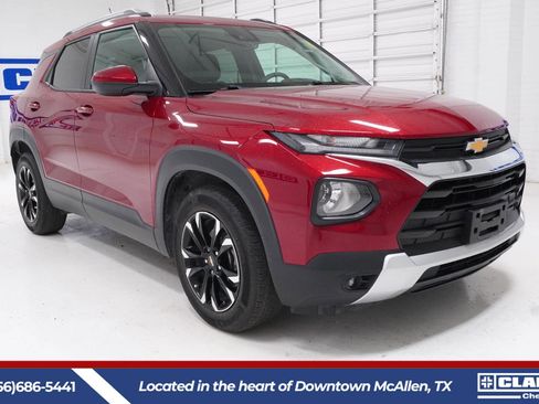 Used 2022 Chevrolet TrailBlazer LT w/ Convenience Package FWD image 3