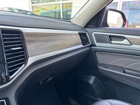 Used 2022 Volkswagen Atlas SEL AWD/4WD image 18