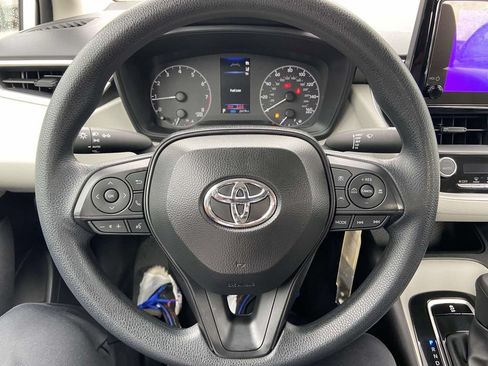 Used 2025 Toyota Corolla LE FWD image 33