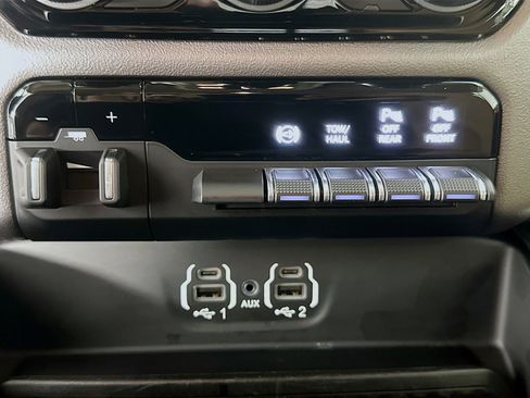 Used 2019 RAM 2500 Big Horn image 35