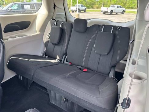 Used 2023 Chrysler Voyager LX FWD image 16