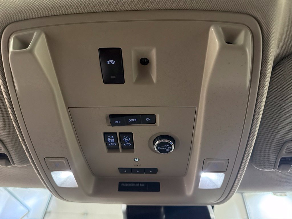 Used 2020 GMC Yukon Denali w/ Denali Ultimate Package AWD/4WD image 26