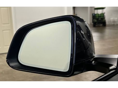 Used 2026 Tesla Model Y 2WD image 33