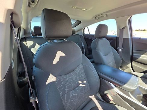 Used 2016 Chevrolet Volt LT image 10