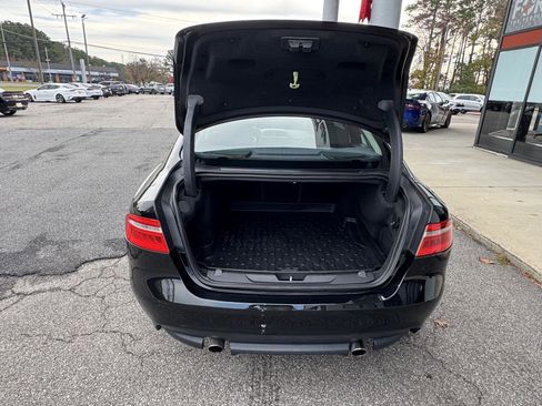 Used 2019 Jaguar XE Prestige image 26