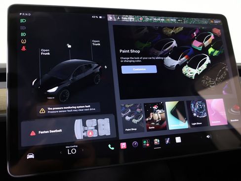 Used 2022 Tesla Model Y Long Range AWD/4WD image 54