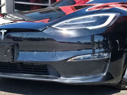 Used 2022 Tesla Model S image 2