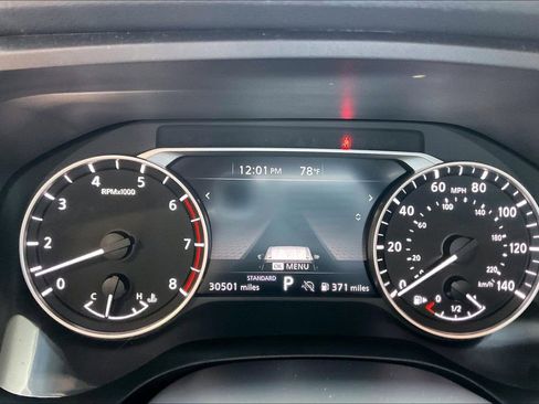 Used 2025 Nissan Rogue SV FWD image 7