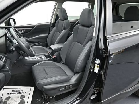 Used 2024 Subaru Forester Premium AWD/4WD image 11