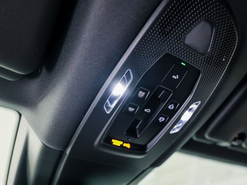 New 2026 Porsche Cayenne image 21