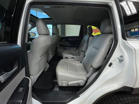 Used 2016 Toyota Highlander Limited image 22