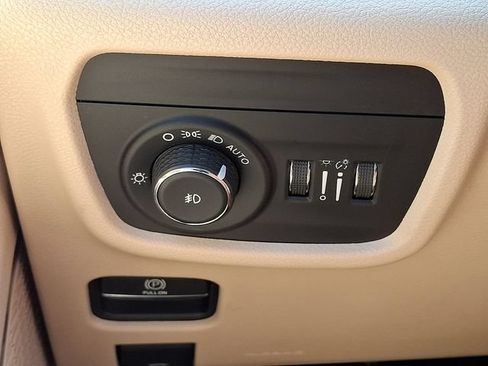 Used 2021 Jeep Grand Cherokee L Limited AWD/4WD image 26