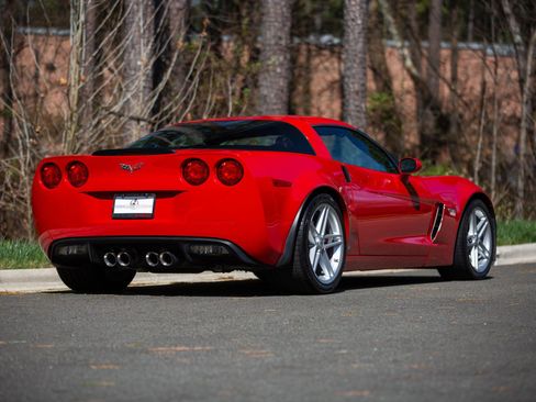 Used 2007 Chevrolet Corvette Z06 w/ Preferred Equipment Group RWD image 1
