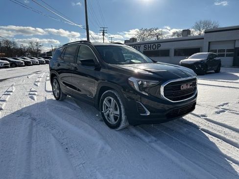 Used 2019 GMC Terrain SLE w/ Driver Convenience Package image 3